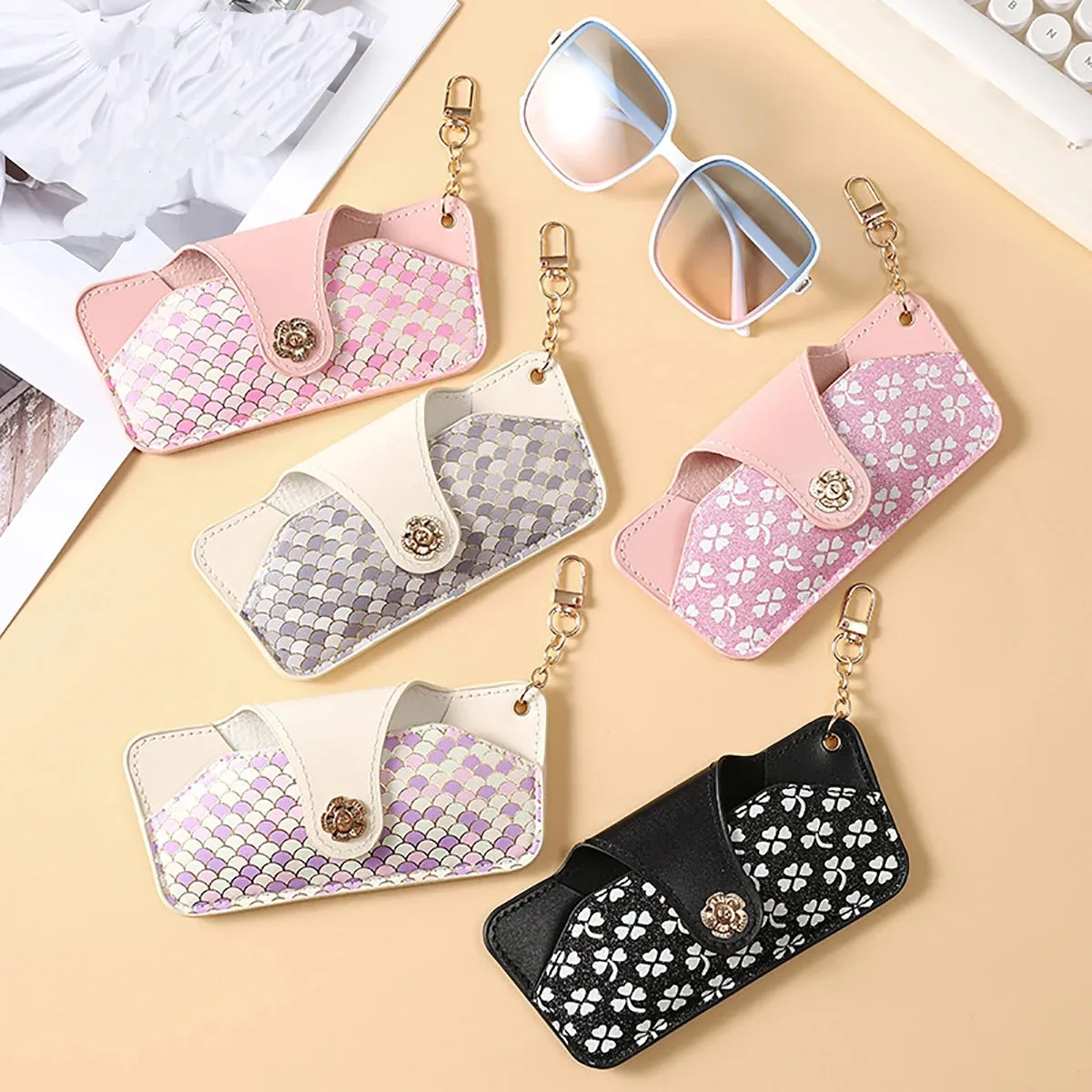1pc Eyeglasses Storage Bag With Keychain Sun Glasses Holder Fashion PU Leather Buckle Soft Lining Protective Cover for Women