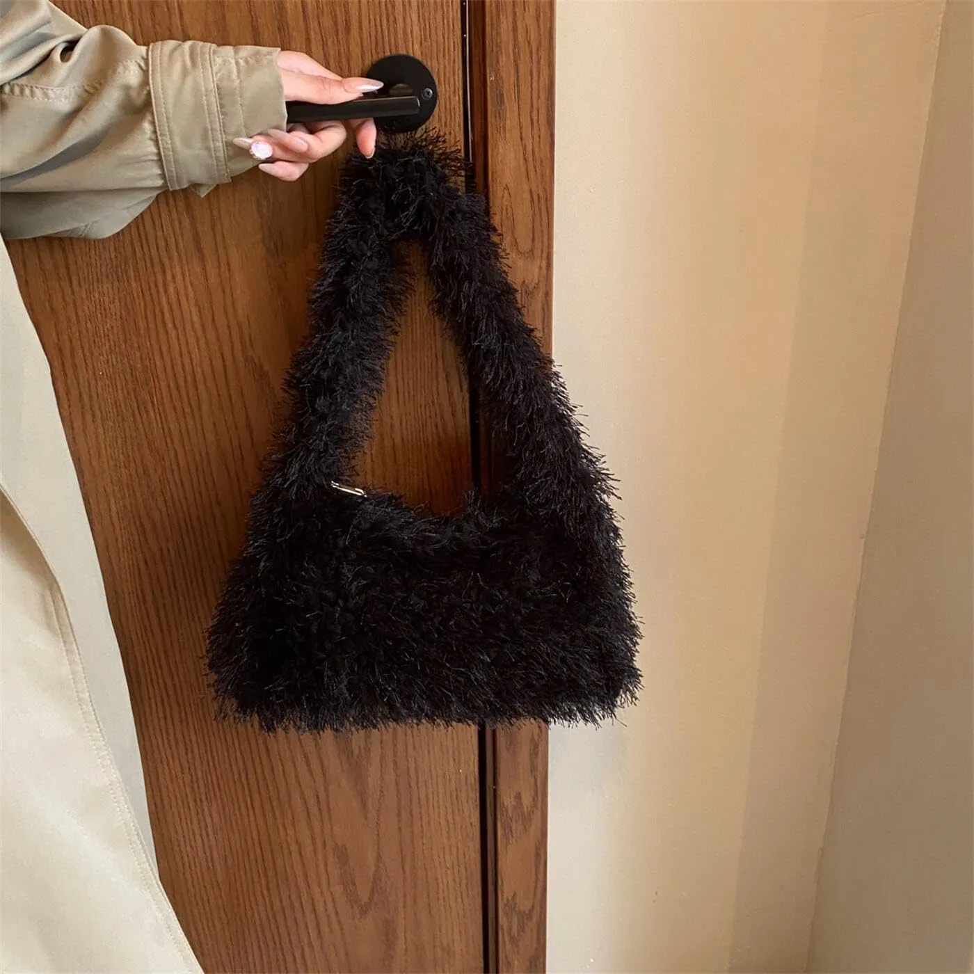 Fluffy Shoulder Hobo Bag Handbag and Purse Women Y2K Fuzzy Soft Plush Underarm Tote Bag