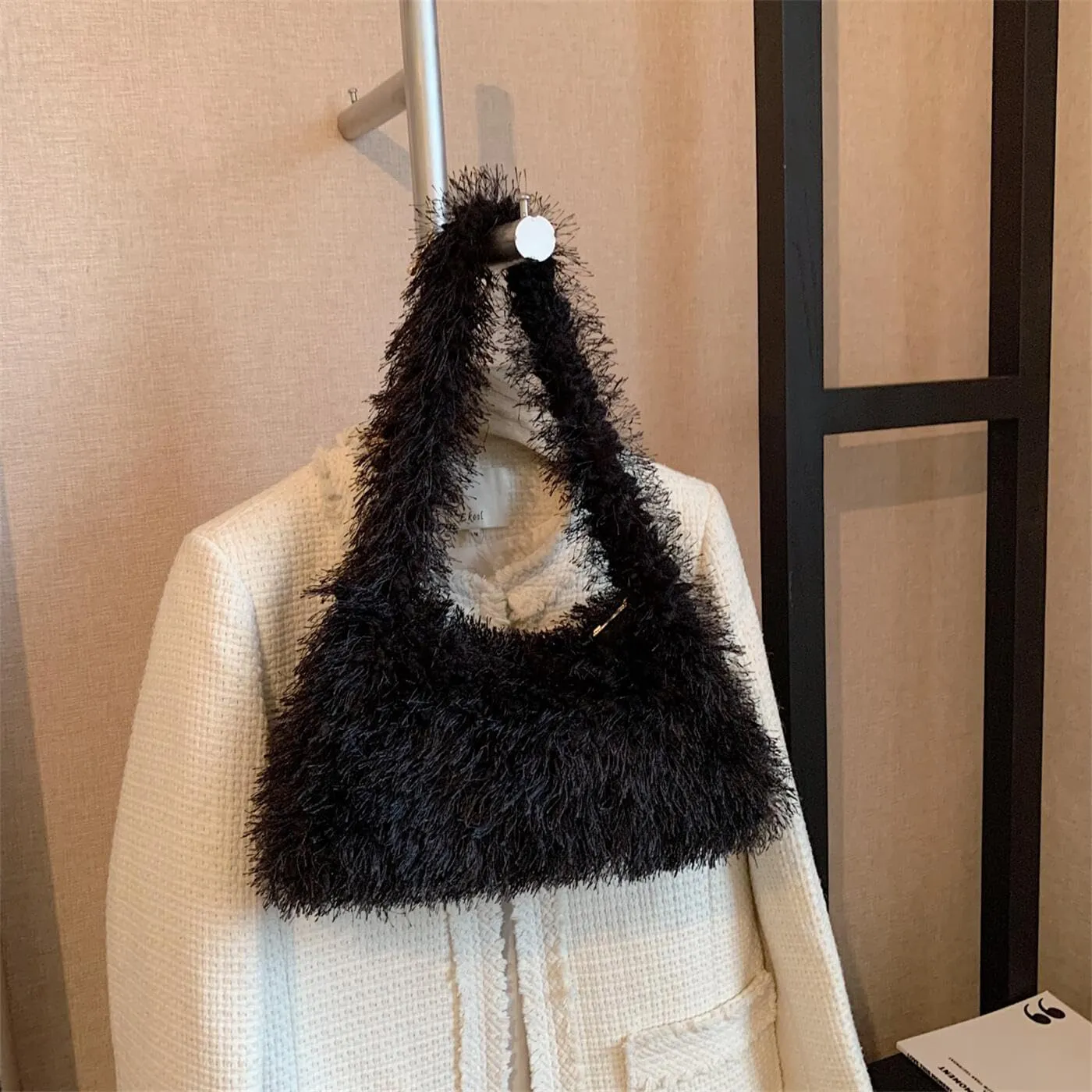 Fluffy Shoulder Hobo Bag Handbag and Purse Women Y2K Fuzzy Soft Plush Underarm Tote Bag