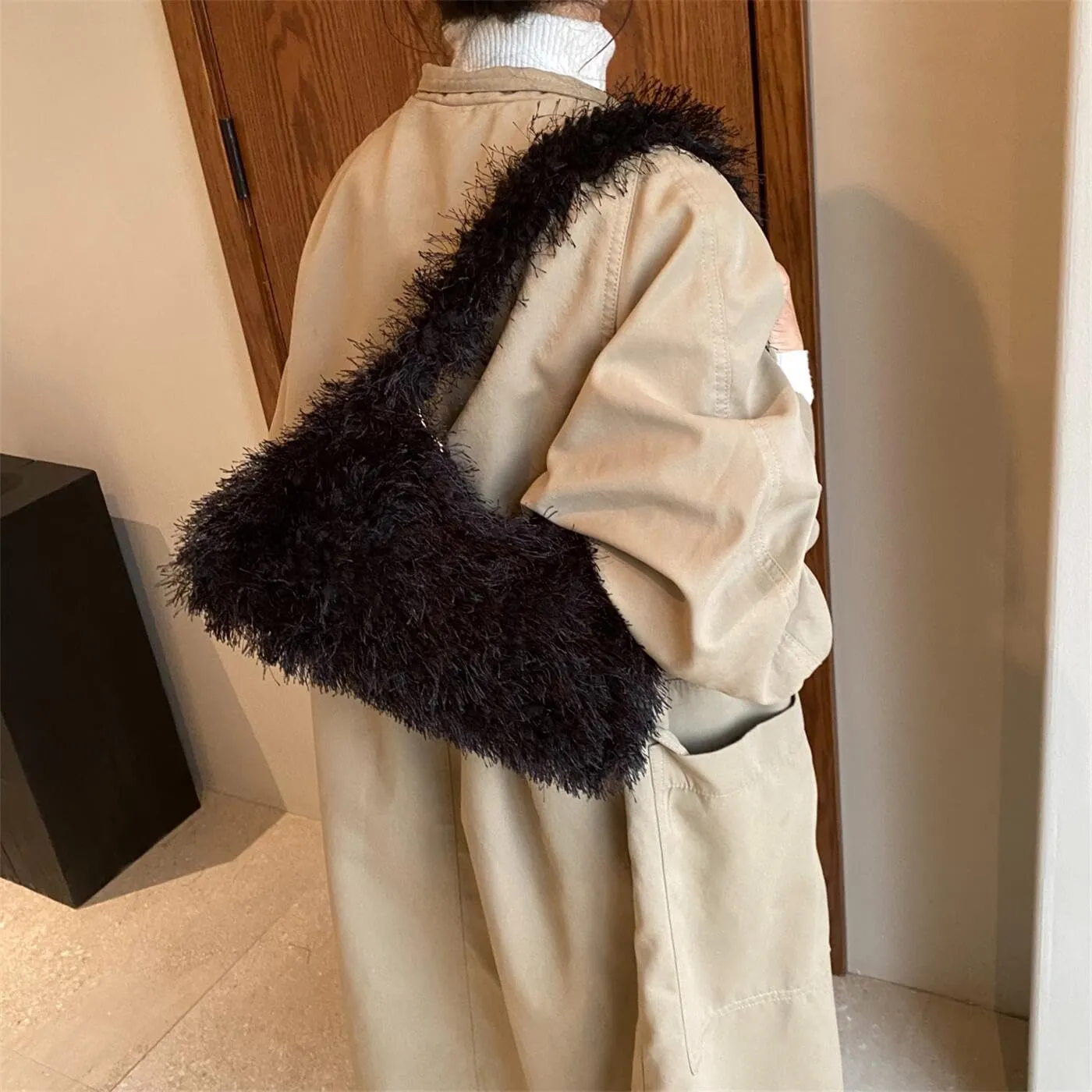 Fluffy Shoulder Hobo Bag Handbag and Purse Women Y2K Fuzzy Soft Plush Underarm Tote Bag