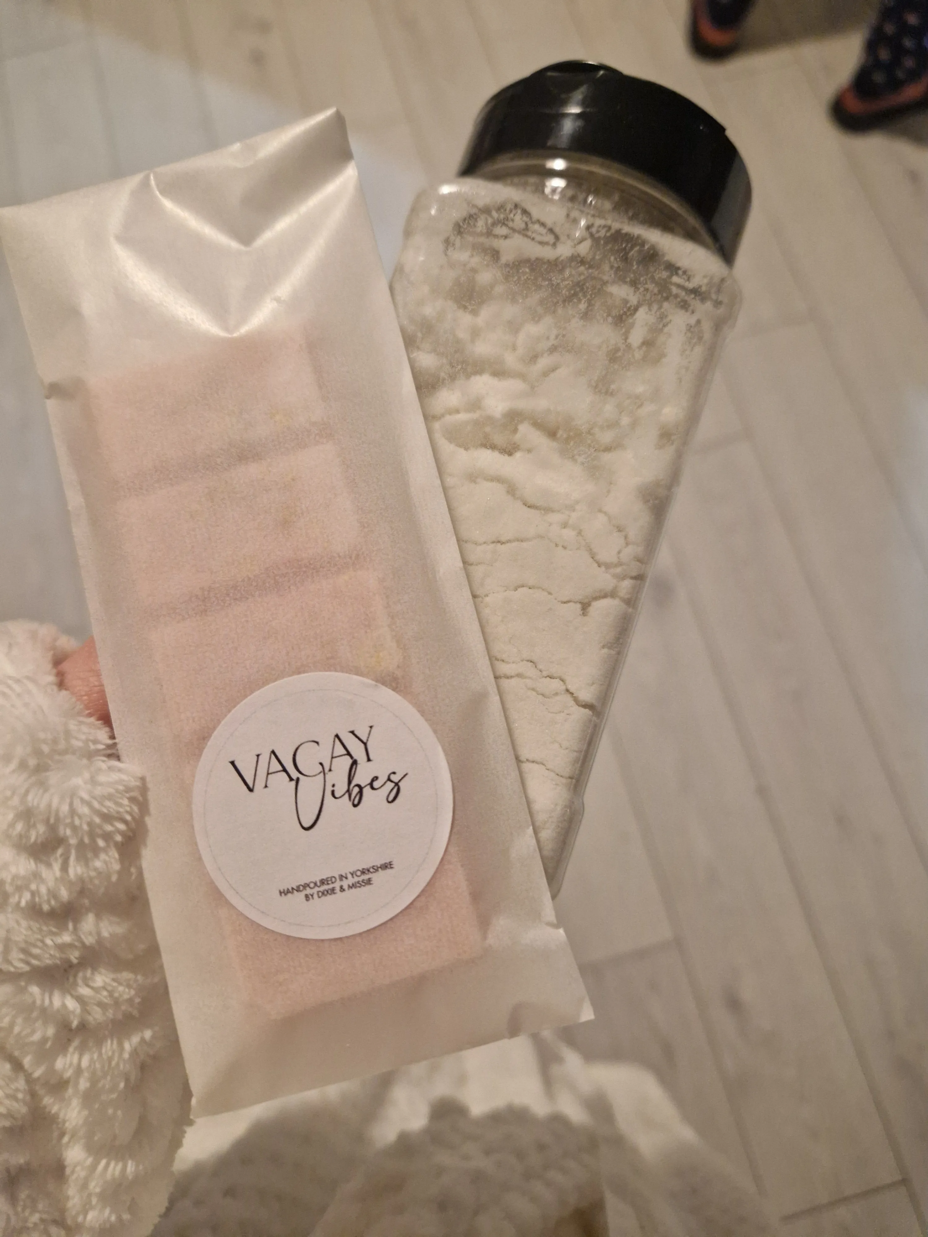 Freshly Baked Bread Scented Snap Bar, Food   Drink Simmering Granules and Carpet Freshener, Strong Scented Home Wax
