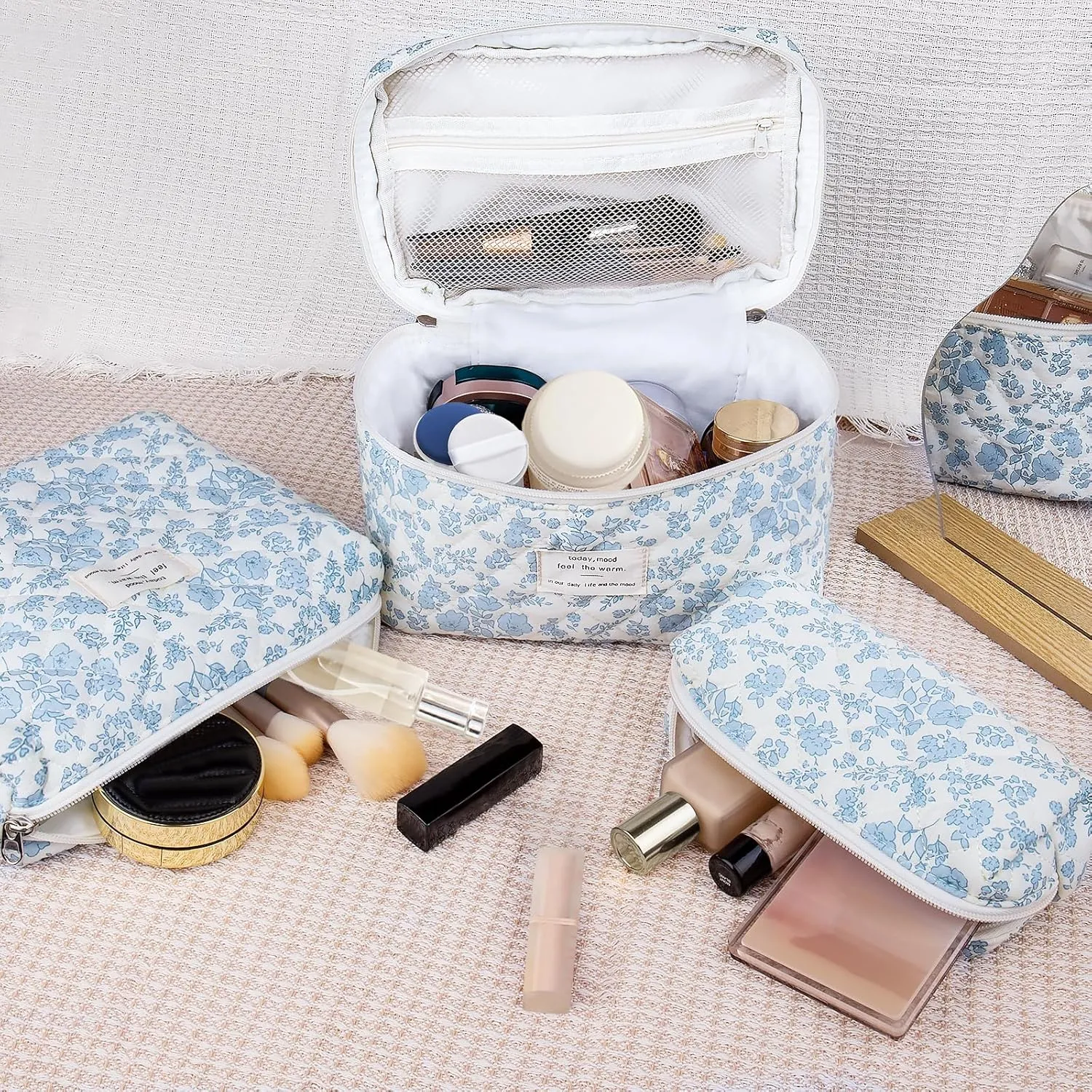 Makeup Bag Set, Quilted Makeup Bag, Large Floral Cosmetic Bag for Women, Cute Cotton Makeup Bags, Flower Travel Toiletry Organizer Bag (Blue Flower)